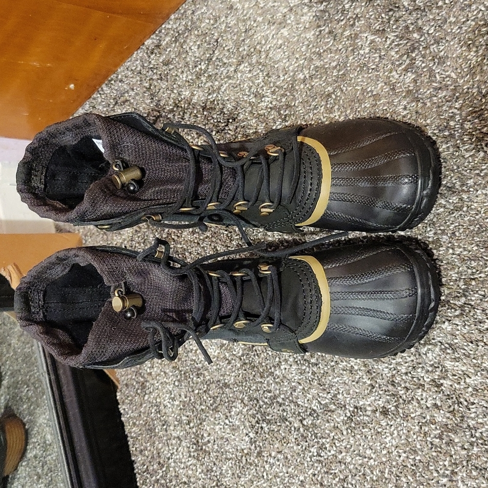 Sorel Conquest Carly Black Short Size 7  Womens Boot